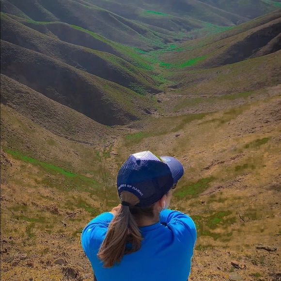 Follow us on IG @curatedxria - Picture 2 of 4